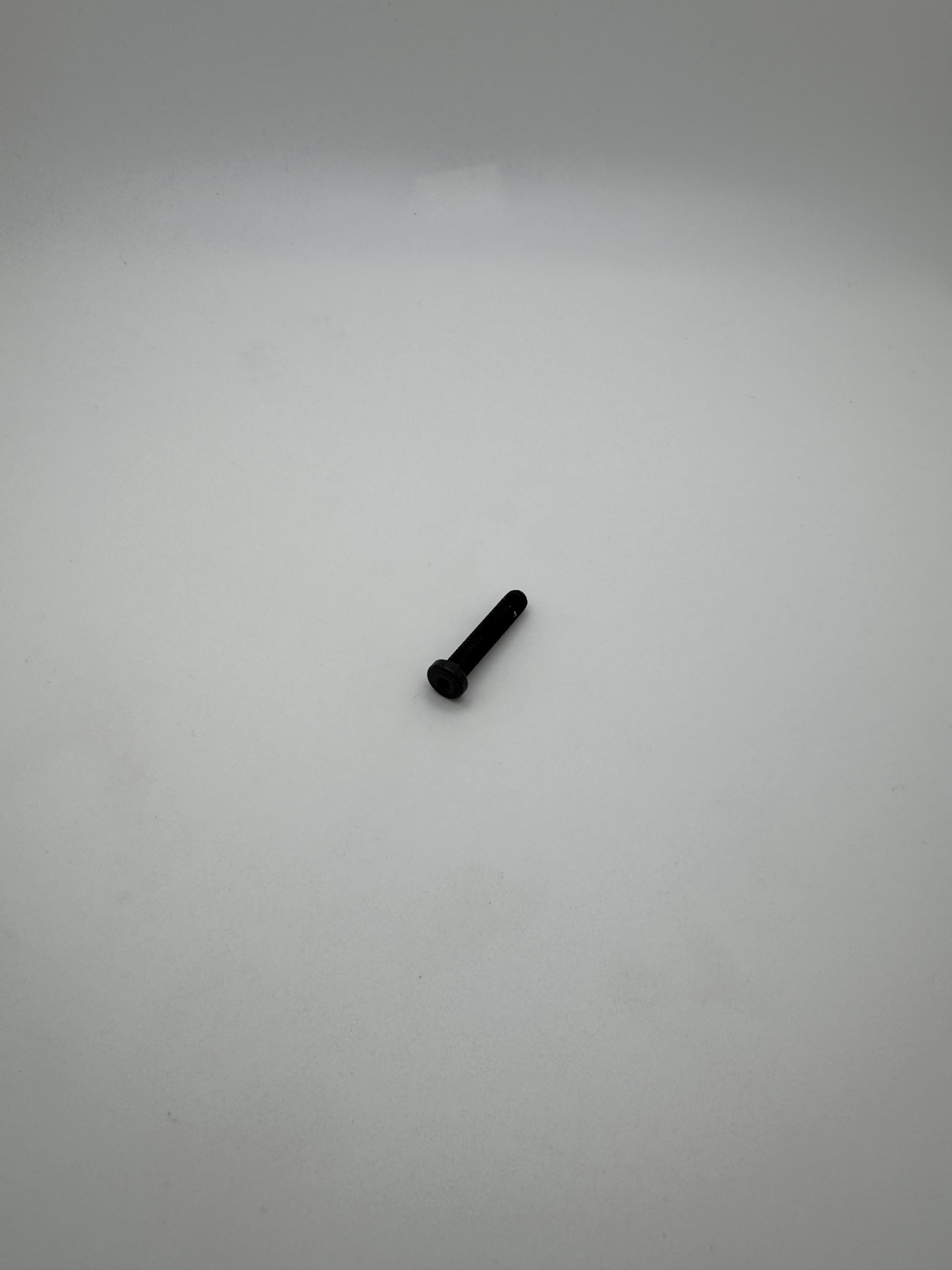 10-32,SOCKET HEAD SCREW,BLACK,1in